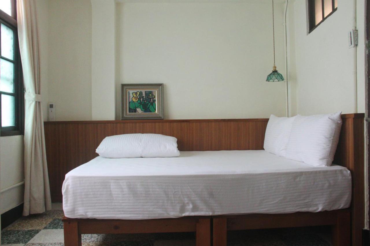 Neat Hostel Tainan Bagian luar foto