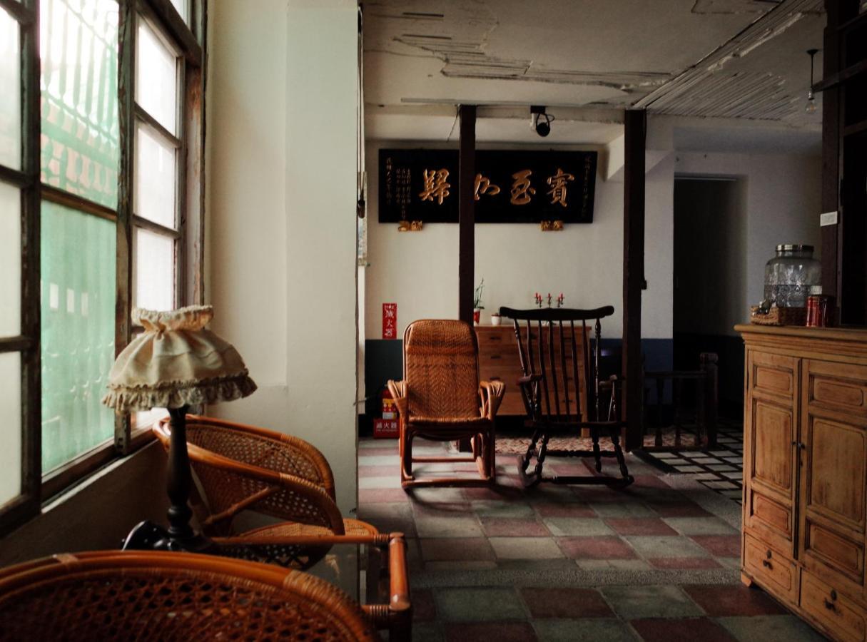 Neat Hostel Tainan Bagian luar foto