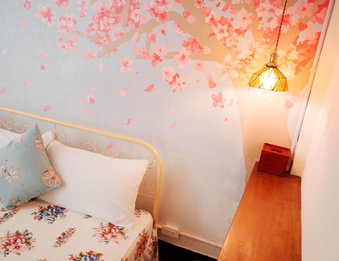 Neat Hostel Tainan Bagian luar foto