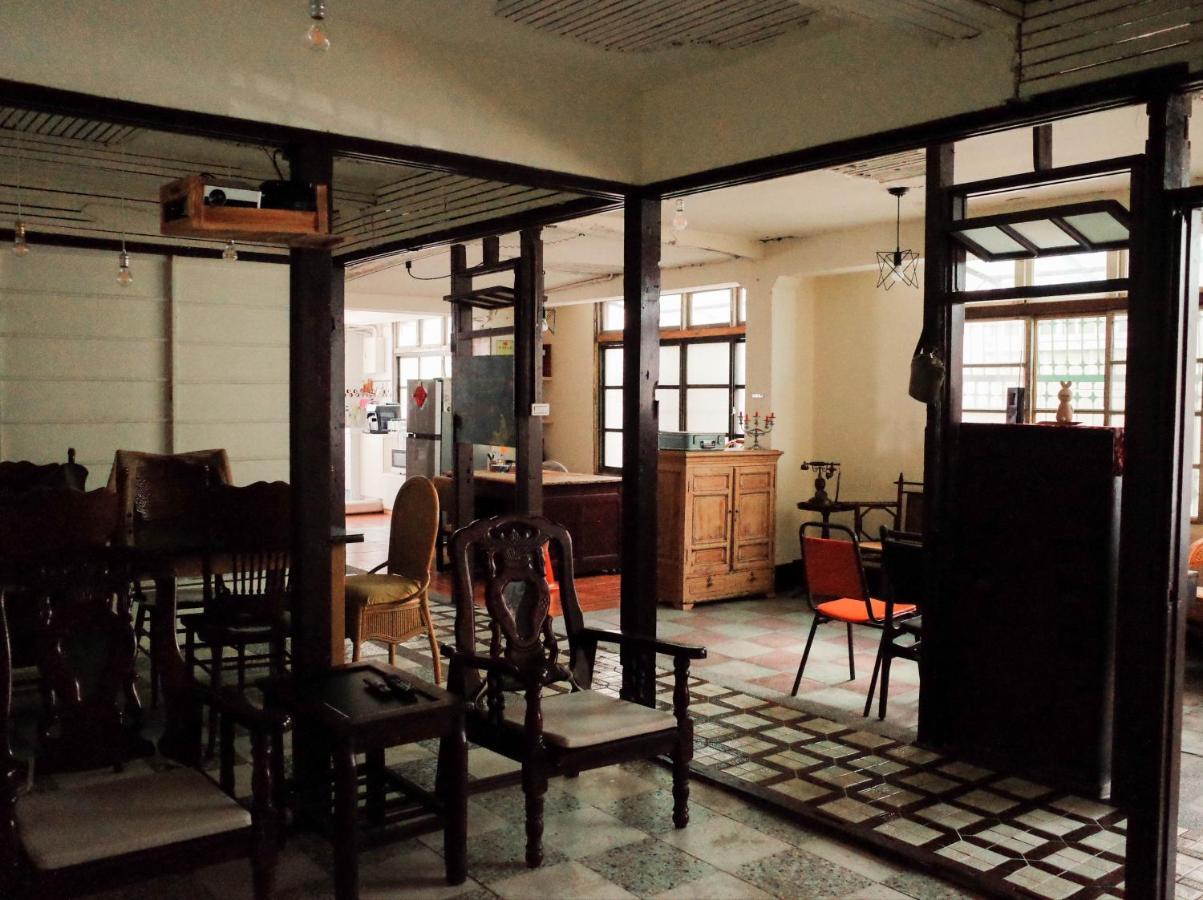 Neat Hostel Tainan Bagian luar foto
