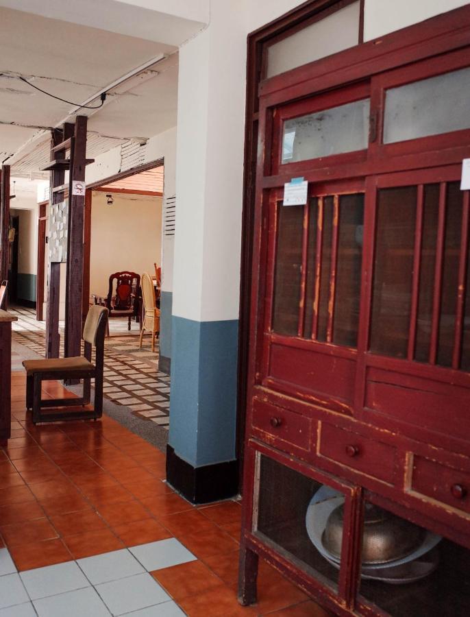 Neat Hostel Tainan Bagian luar foto